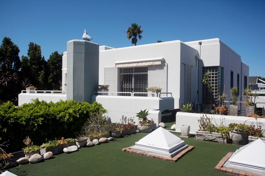 4 Bedroom Property for Sale in Summerstrand Eastern Cape